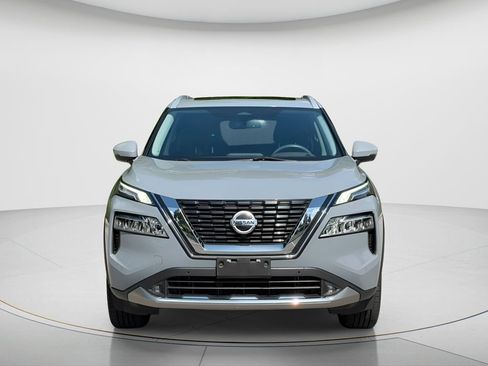 Used 2021 Nissan Rogue Platinum FWD image 2