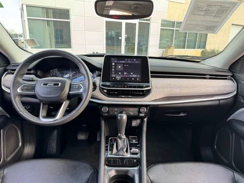 Used 2022 Jeep Compass Latitude image 15