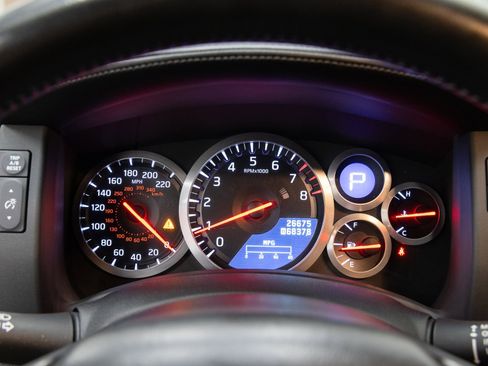 Used 2013 Nissan GT-R Premium image 17