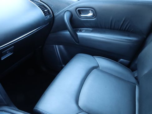 Used 2024 Nissan Armada SV image 10