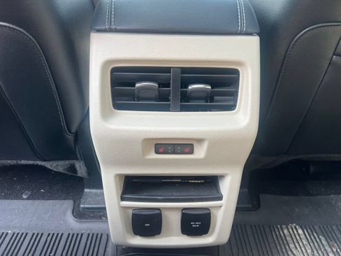 Used 2020 Ford Edge Titanium w/ Equipment Group 301A AWD/4WD image 17