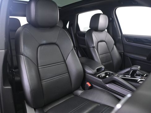 Certified 2020 Porsche Cayenne AWD/4WD image 24