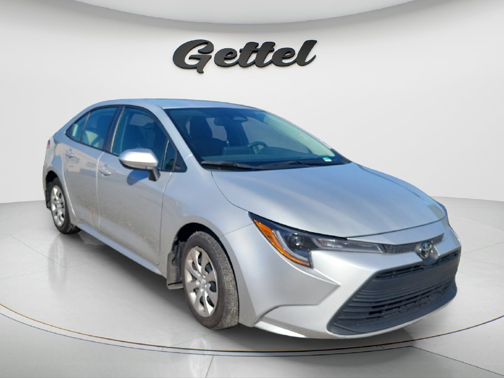 Used 2026 Toyota Corolla LE FWD image 3