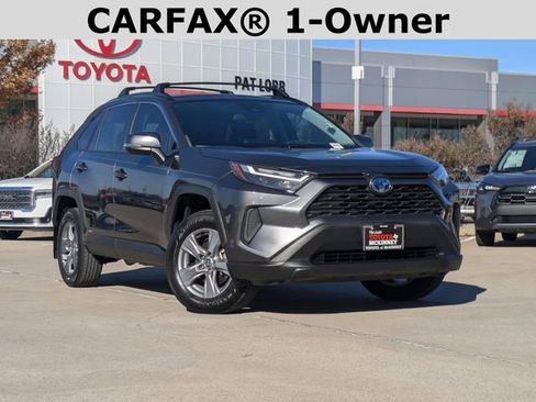 Used 2022 Toyota RAV4 XLE image 2