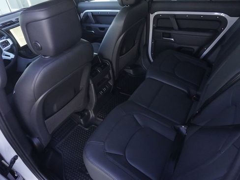 New 2026 Land Rover Defender 110 X-Dynamic SE image 29