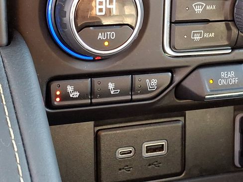 Certified 2024 Chevrolet Suburban Premier image 27