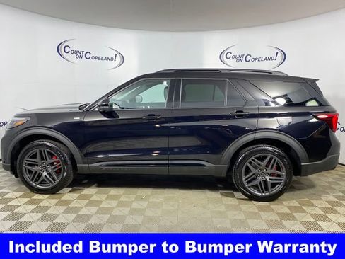 Used 2025 Ford Explorer ST-Line w/ ST-Line Street Pack image 3