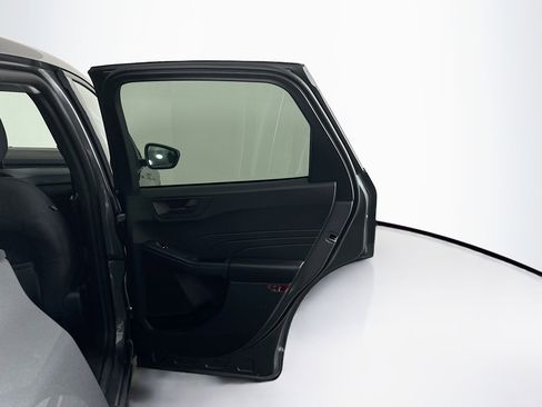 Used 2025 Ford Escape Active AWD/4WD image 30