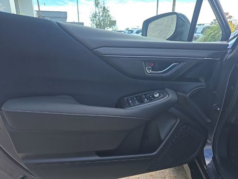 Used 2025 Subaru Outback Premium image 29