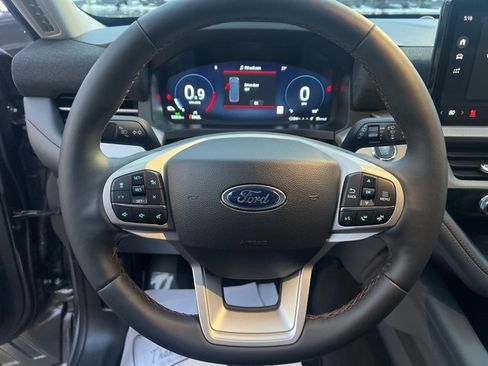 Used 2025 Ford Explorer Active w/ Active Comfort Package image 26