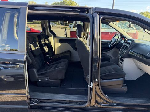 Used 2015 Dodge Grand Caravan SE FWD image 5