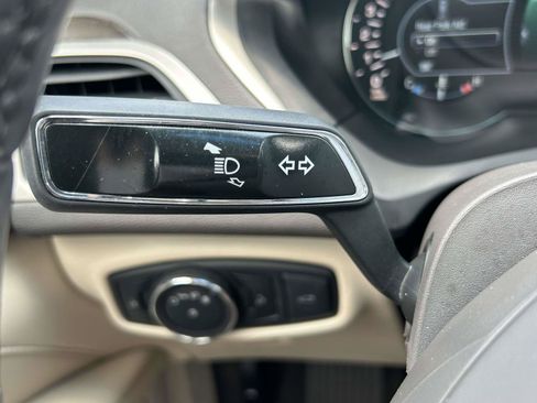 Used 2018 Lincoln MKZ Select w/ Select Plus Package FWD image 28