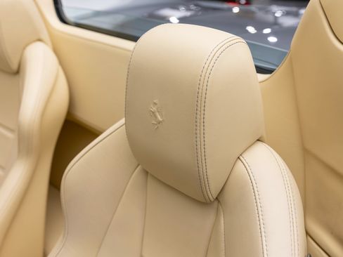 Used 2013 Ferrari 458 Spider RWD image 49
