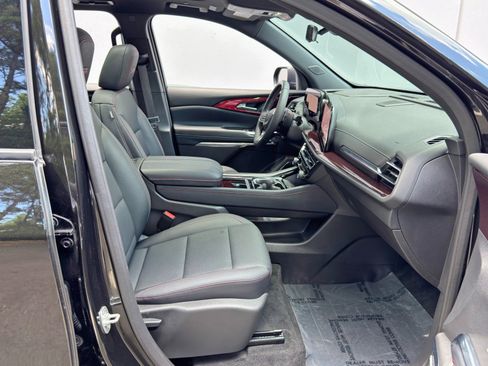 Used 2025 Chevrolet Traverse Z71 w/ Enhanced Driving Package AWD/4WD image 15
