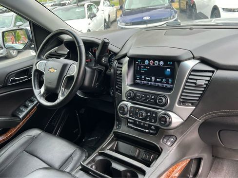 Used 2020 Chevrolet Suburban Premier AWD/4WD image 20