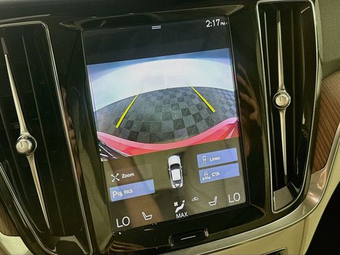 Used 2019 Volvo S60 T5 Momentum w/ Multimedia Package FWD image 23
