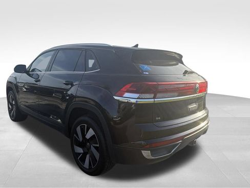 Used 2025 Volkswagen Atlas Cross Sport SE FWD image 33