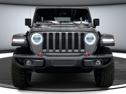 Used 2018 Jeep Wrangler Unlimited Rubicon AWD/4WD image 2