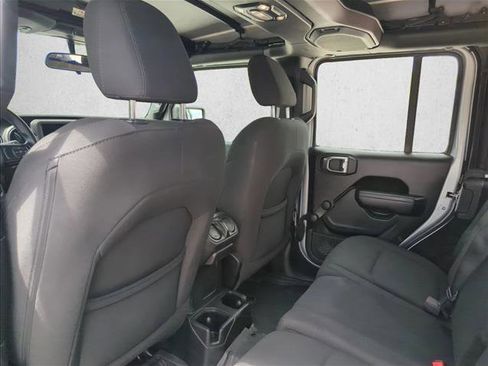Used 2022 Jeep Wrangler Unlimited Sport AWD/4WD image 16