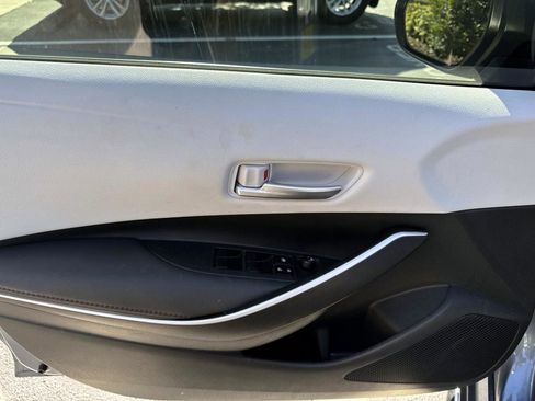 Used 2025 Toyota Corolla SE image 7