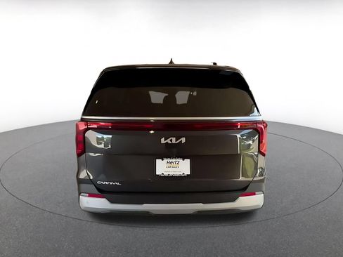 Used 2026 Kia Carnival FWD image 10