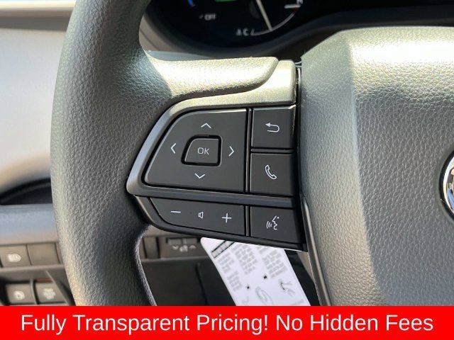Used 2026 Toyota Sienna LE FWD image 28