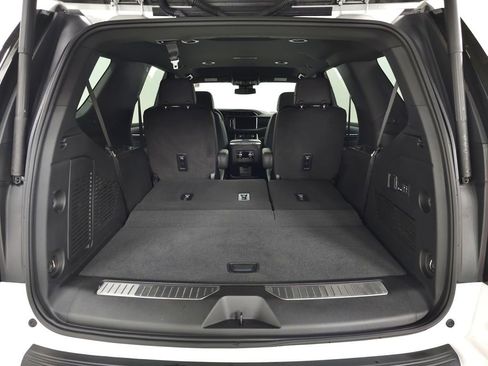 Used 2024 GMC Yukon Denali image 6