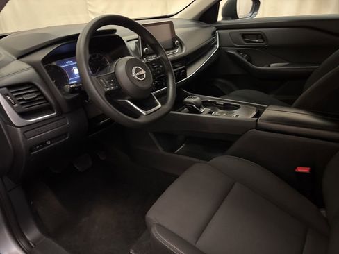 Used 2024 Nissan Rogue S image 12