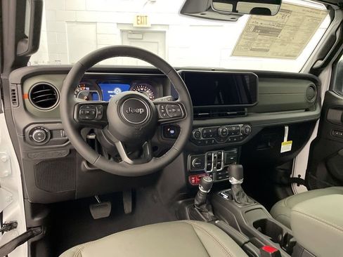 New 2026 Jeep Gladiator Mojave AWD/4WD image 10