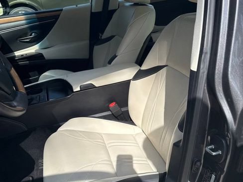Used 2024 Lexus ES 350 w/ Technology Package FWD image 4