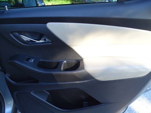 Used 2023 Chevrolet Traverse AWD LS w/ Safety Package image 43