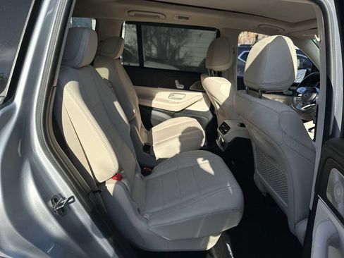 Used 2023 Mercedes-Benz GLS 450 4MATIC image 18