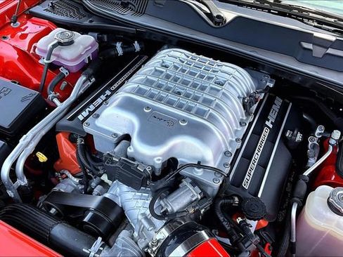 Used 2016 Dodge Challenger SRT Hellcat image 30