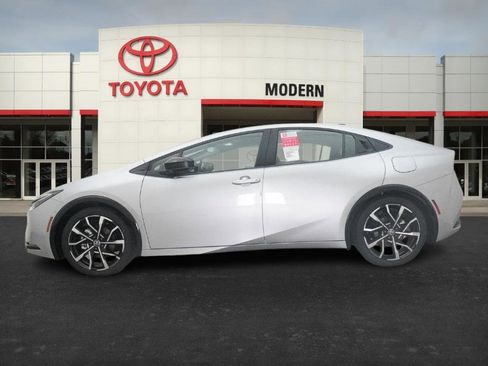 New 2026 Toyota Prius Plug-In Hybrid image 10