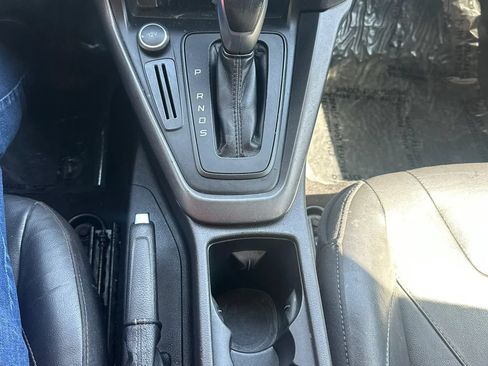 Used 2016 Ford Focus SE w/ Equipment Group 201A FWD image 32