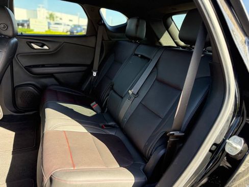 Used 2022 Chevrolet Blazer RS w/ Enhanced Convenience Package FWD image 4