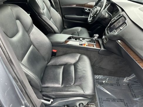 Used 2016 Volvo XC90 T6 Momentum w/ Momentum Plus Package AWD/4WD image 18