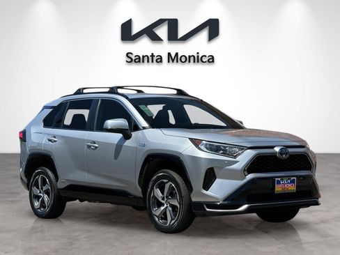 Used 2021 Toyota RAV4 SE w/ Weather & Moonroof Package AWD/4WD image 8