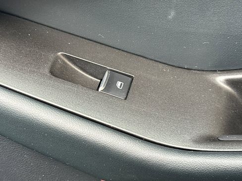 Used 2025 Ford Explorer ST-Line w/ ST-Line Street Pack image 23