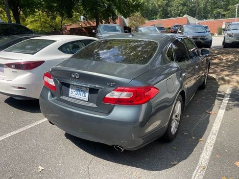 Used 2011 INFINITI M37 w/ Premium Pkg RWD image 3