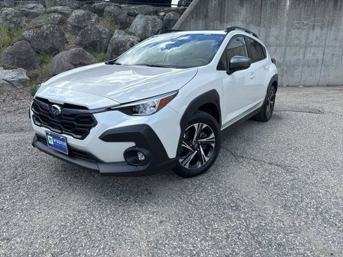 Used 2024 Subaru Crosstrek 2.0i Premium AWD/4WD image 2