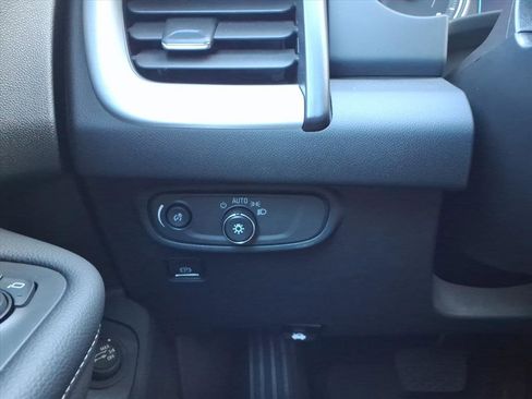 Certified 2022 GMC Terrain SLE w/ Driver Convenience Package image 14