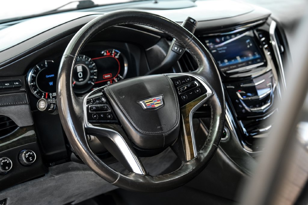 Used 2020 Cadillac Escalade Platinum AWD/4WD image 13