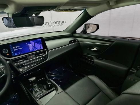 Used 2025 Lexus ES 300h w/ Premium Package FWD image 24