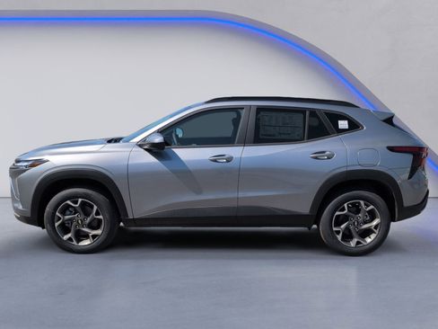 New 2026 Chevrolet Trax LT w/ Driver Confidence Package FWD image 5