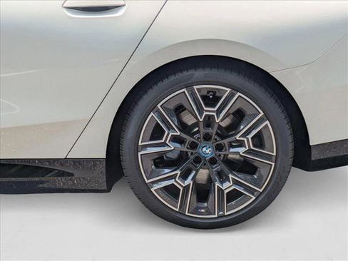Used 2025 BMW i5 xDrive40 w/ M Sport Package image 10