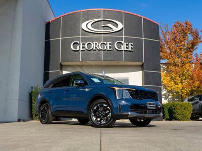 Certified 2025 Kia Sorento S w/ Panoramic Sunroof Package