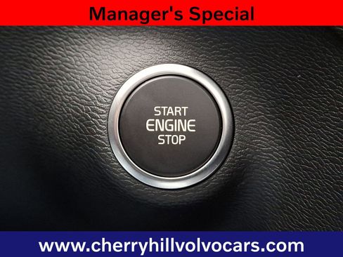 Certified 2025 Volvo XC40 B5 Plus w/ Protection Package Premier image 25