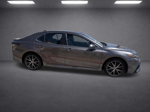 Used 2024 Toyota Camry SE FWD image 17