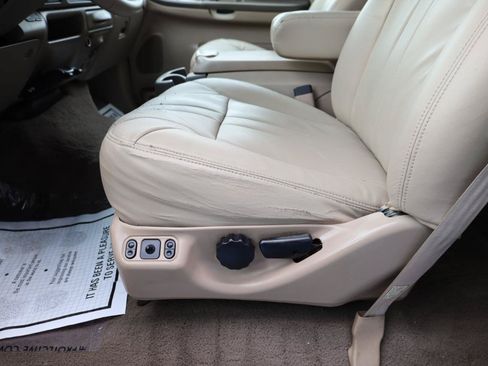 Used 2000 Ford Excursion XLT AWD/4WD image 7